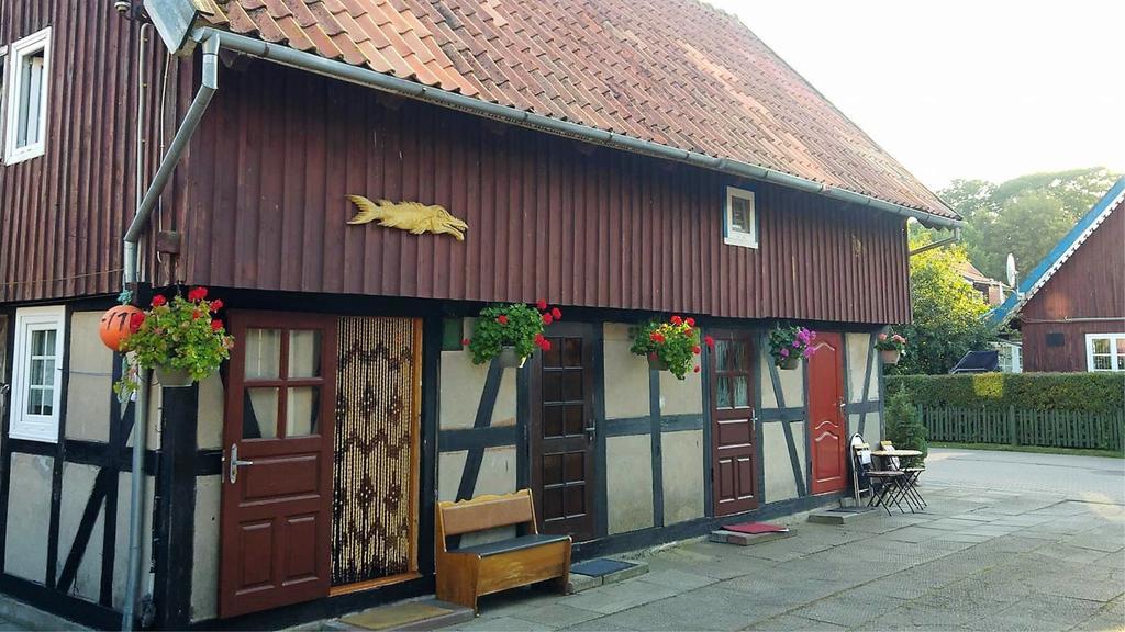 Guesthouse "Nakvyne Pas Zveja" Nagliu Street Nida Exterior photo